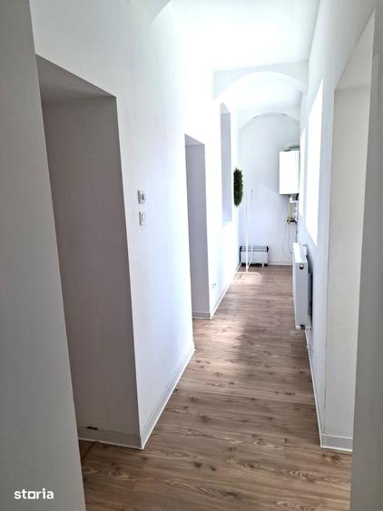 Casă cu 3 camere cu Teren 100 Mp în Central
