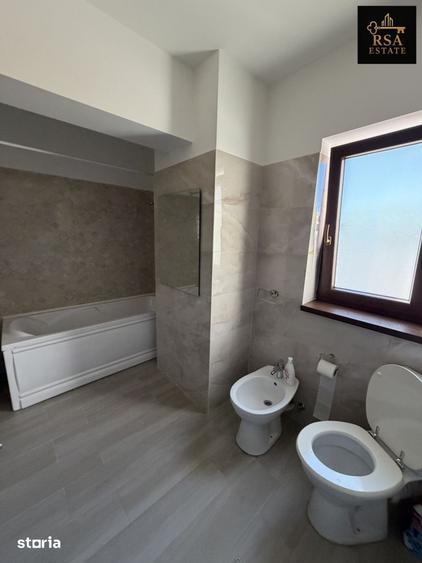 Apartament cu 3 camere, mobilat în Central