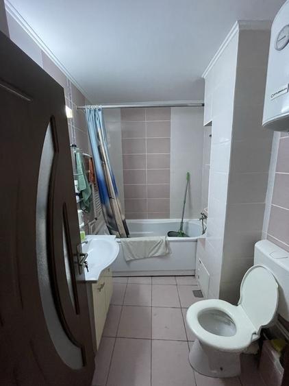 Apartament cu 3 camere decomandat în Piața Centrală