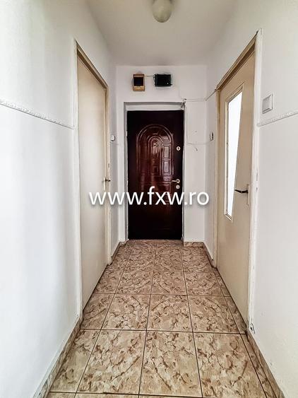 Apartament cu 3 camere semidecomandat în Drumul Taberei