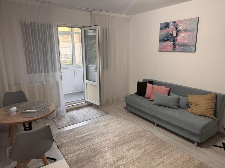 Apartament cu 2 camere semidecomandat în Exterior Vest