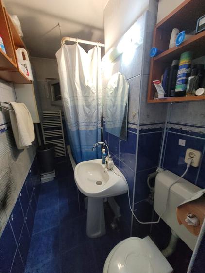 Apartament cu 3 camere semidecomandat în Dacia