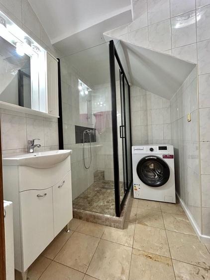 Duplex cu 5 camere cu Canalizare în Iancu Nicolae