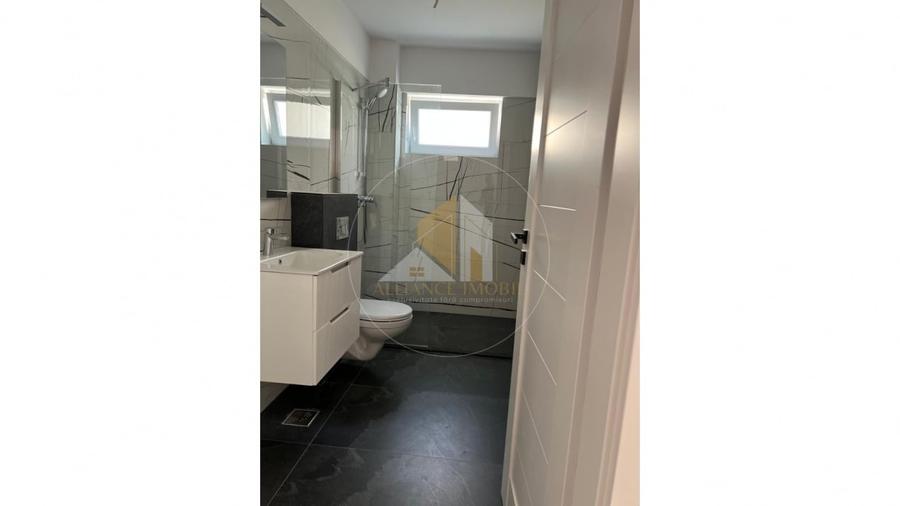 Apartament cu 3 camere decomandat în Sud-Vest