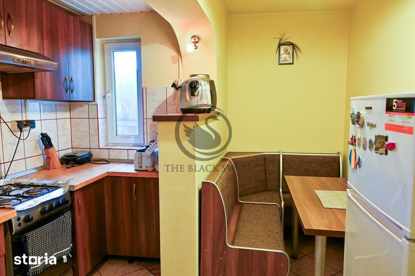 Casă cu 7 camere cu Teren 432 Mp în Vest