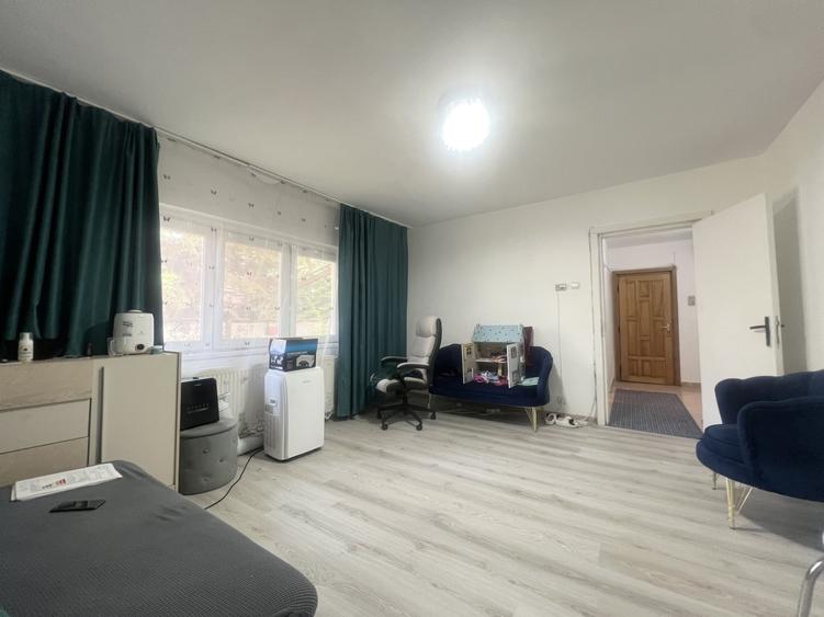 Apartament cu 2 camere semidecomandat în Aradului