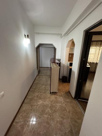 Apartament cu 3 camere decomandat în Năvodari Tabără