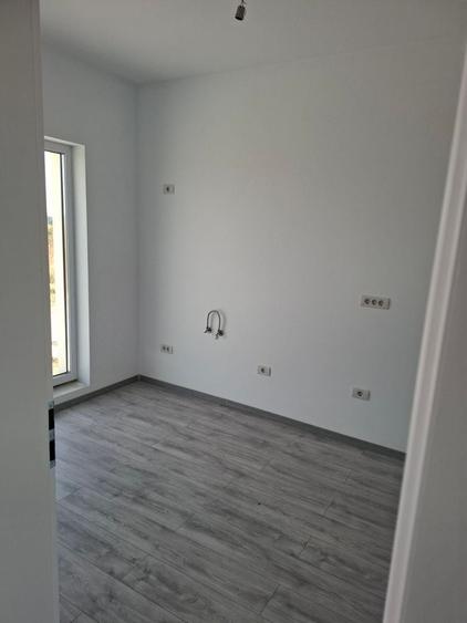 Duplex cu 4 camere cu Canalizare în Pișchia