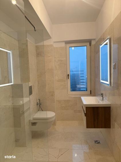 Apartament cu 7 camere decomandat în Breazu