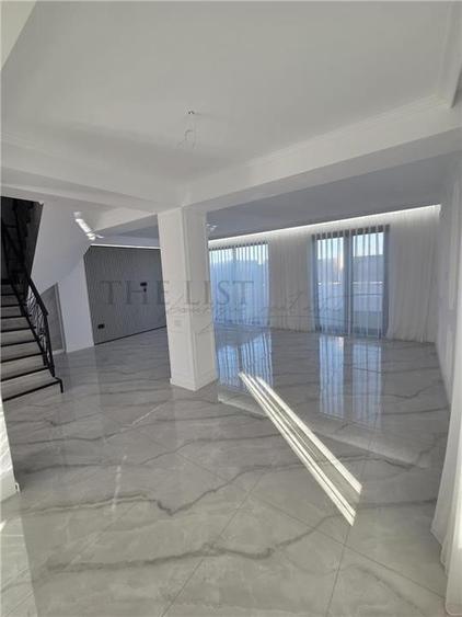 Casă individuală cu 5 camere cu Teren 220 Mp în Odăile