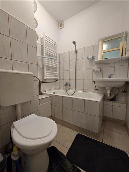 Apartament cu 2 camere nedecomandat, mobilat în Uzina 2
