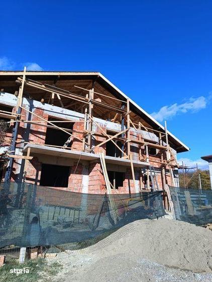 Casă cu 4 camere cu Teren 95 Mp în Dumbrava