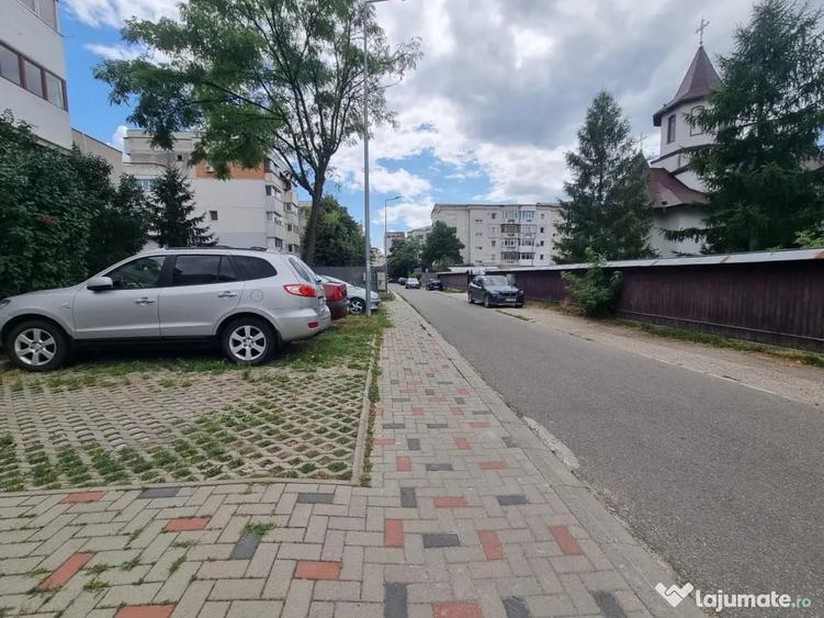 Apartament cu 3 camere decomandat în Ștefan cel Mare