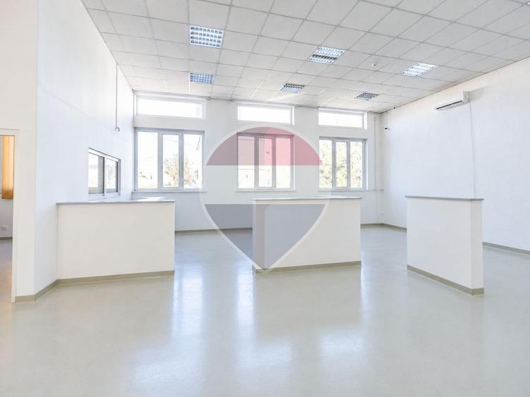 Spațiu industrial, de 350 mp, în Central