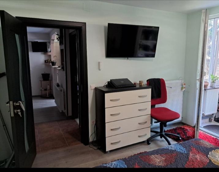 Apartament cu 2 camere decomandat în Precista