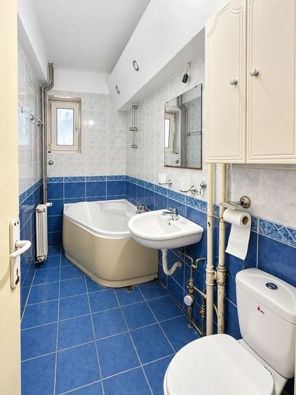 Apartament cu 2 camere decomandat, mobilat în Central