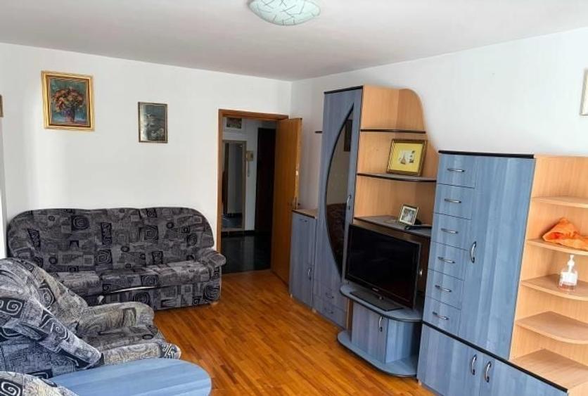 Apartament cu 4 camere decomandat, mobilat în Dristor