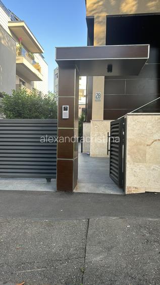 Apartament în vilă | 4 dormitoare | Curte cu grădină japoneză | Garaj, Mă