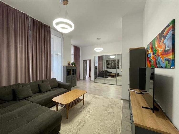 Apartament cu 4 camere nedecomandat în Babadag