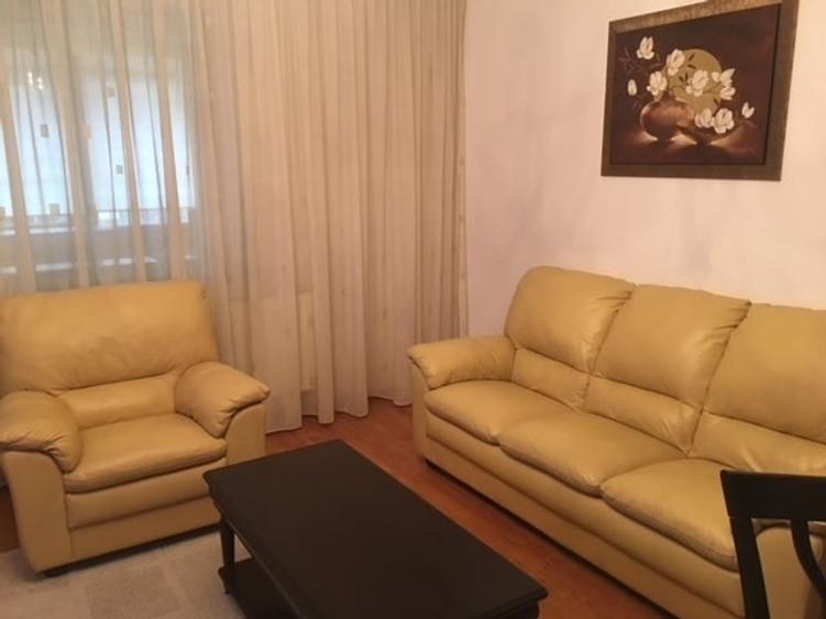 Apartament cu 3 camere semidecomandat, mobilat în Băneasa