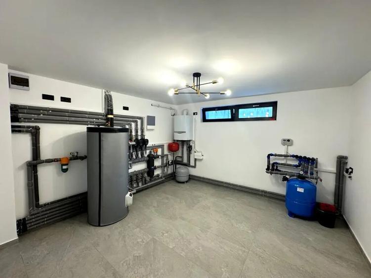 Casă cu 5 camere în Ostroveni