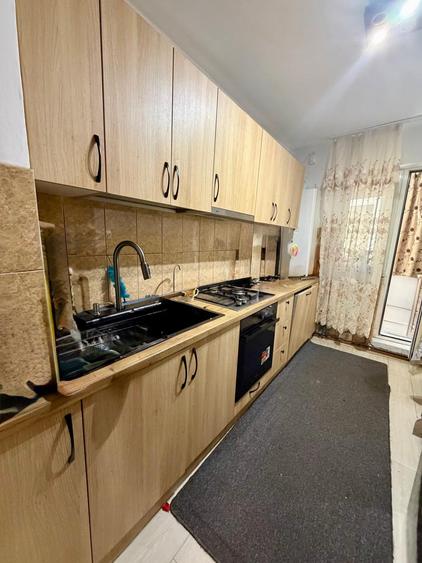 Apartament cu 3 camere în Cetate