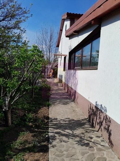Casă cu 5 camere cu Teren 958 Mp în Central