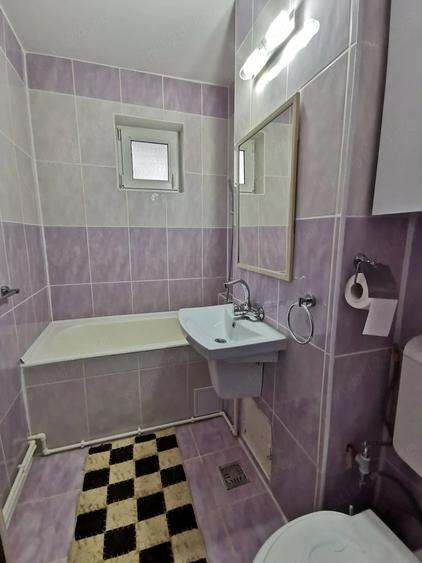 Apartament cu 2 camere semidecomandat în Piața Centrală