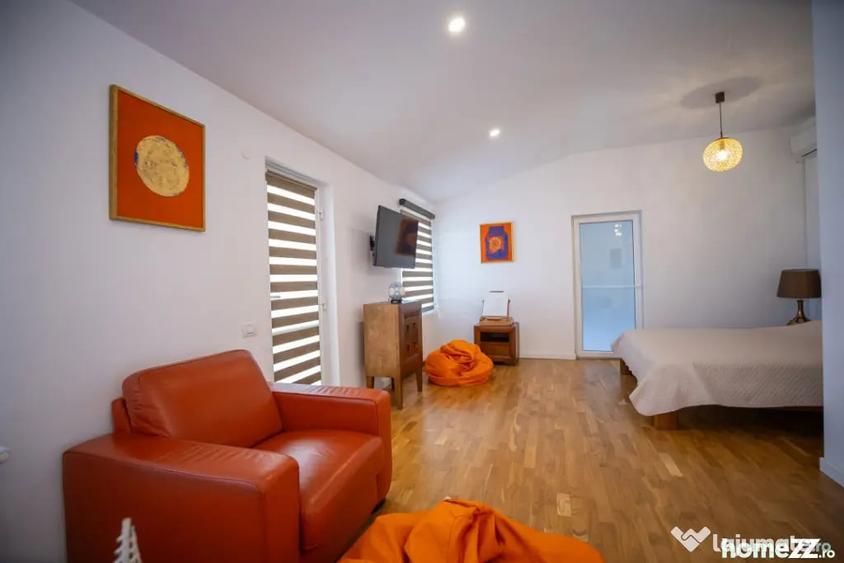 Apartament cu 5 camere decomandat în Central