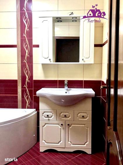 Casă cu 7 camere cu Teren 600 Mp în Sânmartin