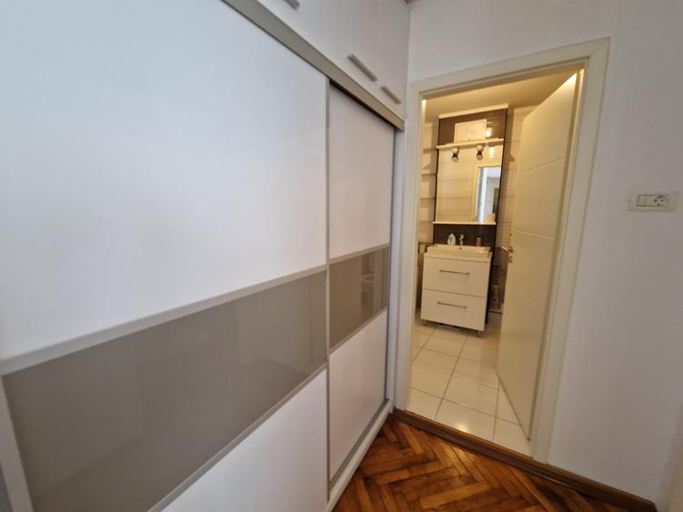 Apartament cu 3 camere decomandat în Circumvalațiunii