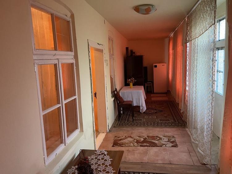 Casă cu 4 camere în Cârna