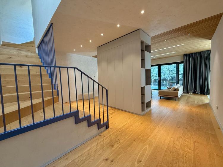 Duplex cu 4 camere cu Canalizare în Nord
