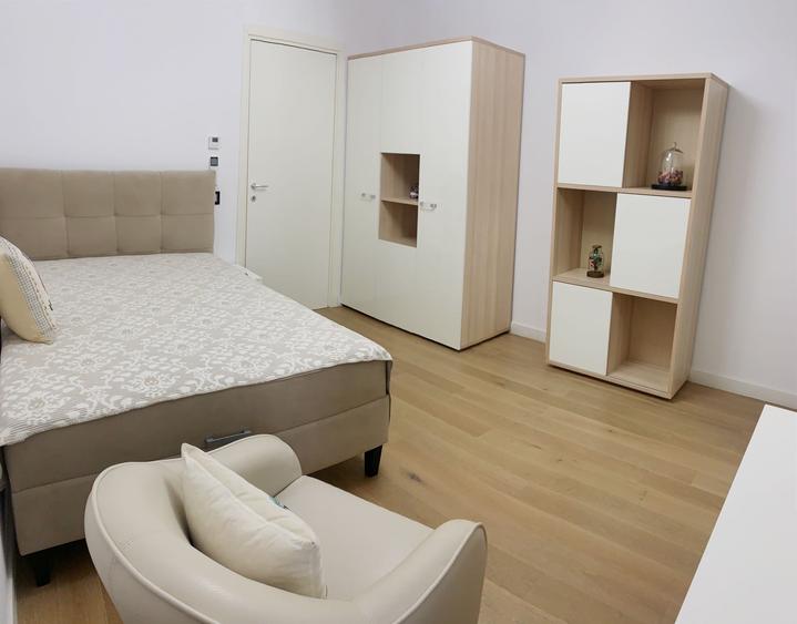 Apartament cu 3 camere semidecomandat, mobilat în Herăstrău