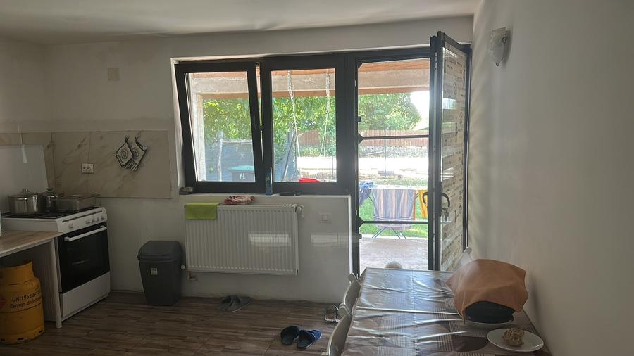 Casă individuală cu 6 camere cu Teren 586 Mp în Fundulea