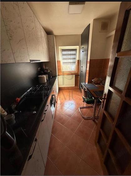 Apartament cu 3 camere decomandat, mobilat în Lipovei
