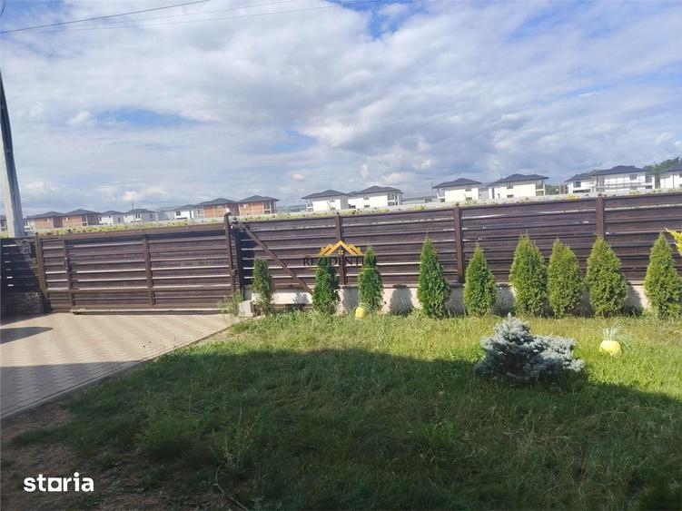 Casă cu 4 camere cu Teren 300 Mp în Șcheia
