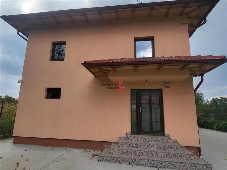 Casă individuală cu 5 camere cu Canalizare în Mușătești