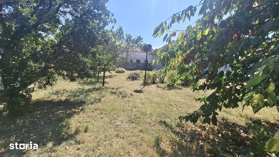 Casă cu 3 camere cu Teren 651 Mp în Central
