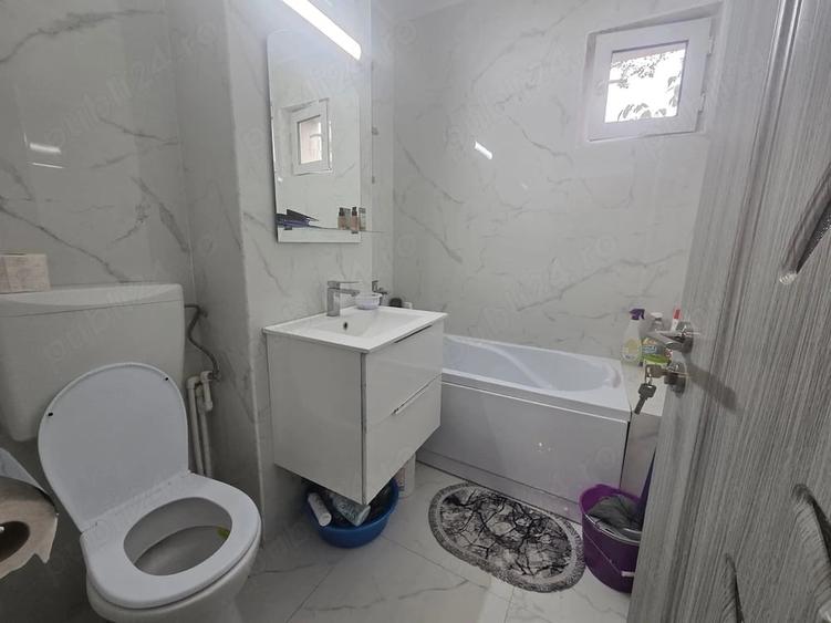 Apartament cu 3 camere decomandat în Mircea cel Bătrân