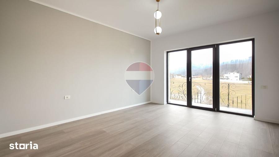 Casă cu 5 camere decomandat cu Teren 400 Mp în Bunloc