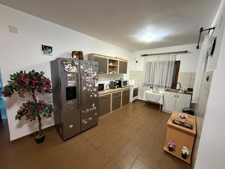 Casă cu 4 camere în Preajba