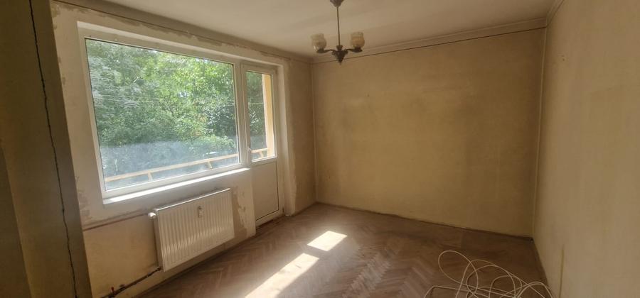 Apartament cu 3 camere semidecomandat în Nord