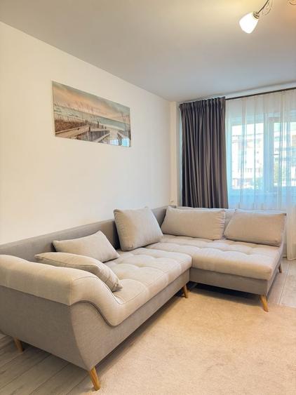 Apartament cu 2 camere decomandat în Calea București