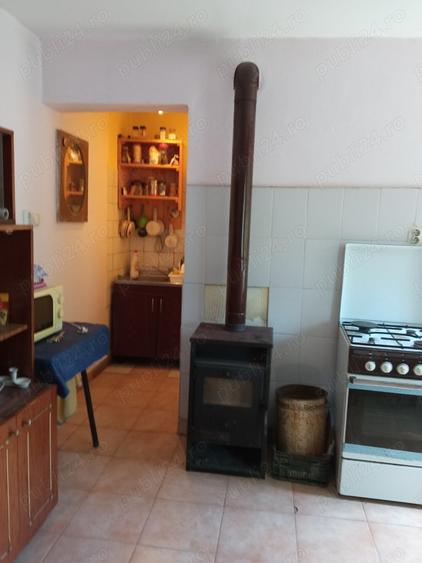 Casă cu 2 camere cu Teren 2000 Mp în Izvoarele (Livezile)
