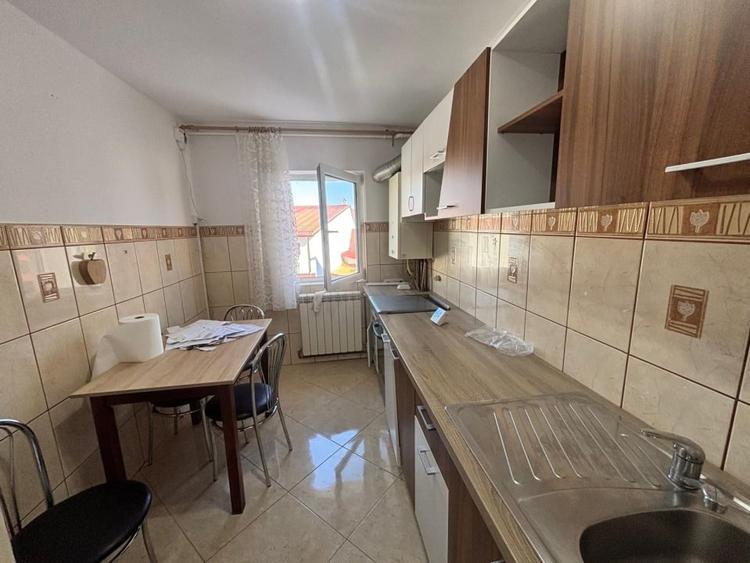 Apartament cu 4 camere decomandat, mobilat în Ștefan cel Mare