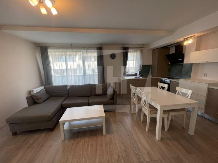 Apartament cu 2 camere semidecomandat, mobilat în Bună Ziua