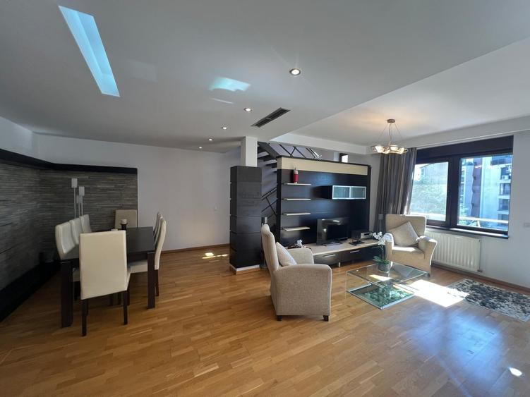 Apartament cu 5 camere decomandat, mobilat în Herăstrău