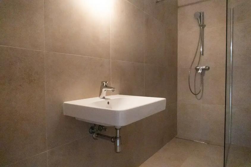 Apartament cu 4 camere decomandat în Theodor Pallady