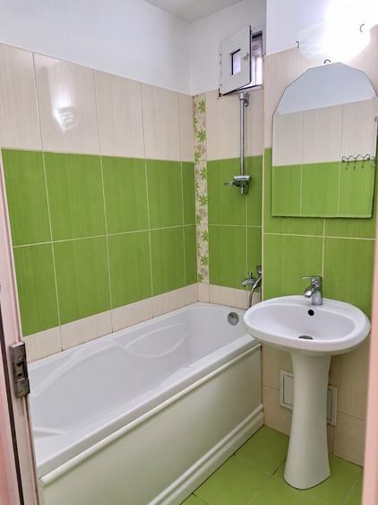 Apartament cu 2 camere semidecomandat în 9 Mai